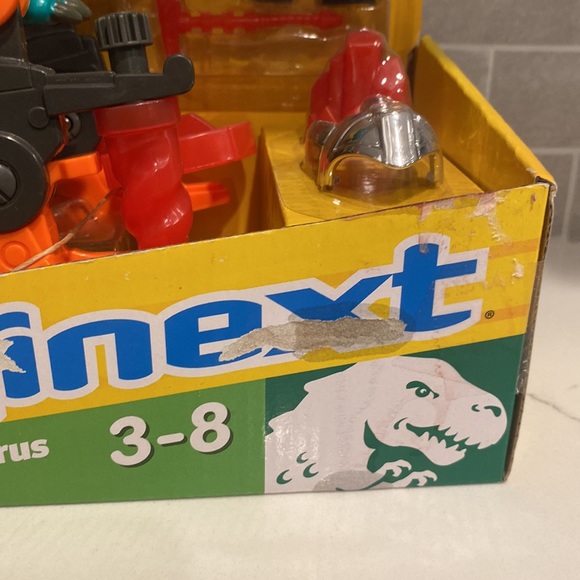 Fisher Price Imaginext Allosaurus Dino in Battle Gear w/ Figure new - Picture 4 of 6